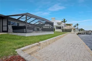 3111 SE 22nd Pl, Cape Coral, FL 33904 - Photo 7