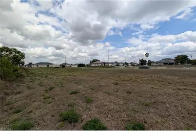 1426 NE 14th Ave, Cape Coral, FL 33909 - Photo 5