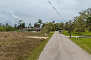 7324 Lake Dr, Fort Myers, FL 33908 - Photo 9