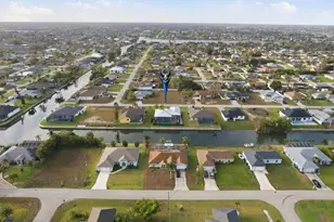 405 SE 2nd St, Cape Coral, FL 33990 - Photo 27