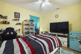 1112 SW 9th Ct, Cape Coral, FL 33991 - Photo 23