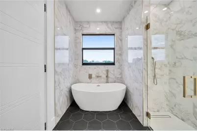 836 SW 36th Ter, Cape Coral, FL 33914 - Photo 35