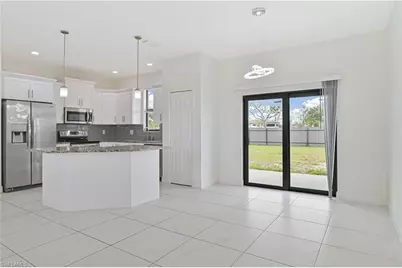1102 NE 16th Pl, Cape Coral, FL 33909 - Photo 9