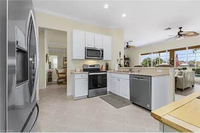 2090 Oxford Ridge Cir, Lehigh Acres, FL 33973 - Photo 11