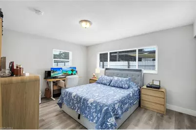 942 Narcissus St, North Fort Myers, FL 33903 - Photo 9