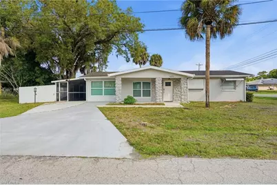 1870 Queen Ct, North Fort Myers, FL 33917 - Photo 1