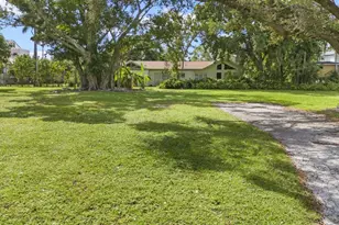 1334 Plumosa Dr, Fort Myers, FL 33901 - Photo 1
