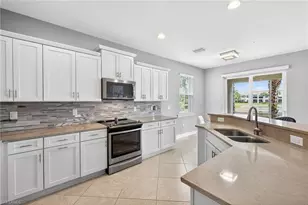 10210 Glastonbury Cir, Fort Myers, FL 33913 - Photo 9