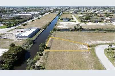 1902 NE 12th Ln, Cape Coral, FL 33909 - Photo 3