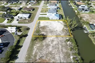 2247 SW 17th Pl, Cape Coral, FL 33991 - Photo 3
