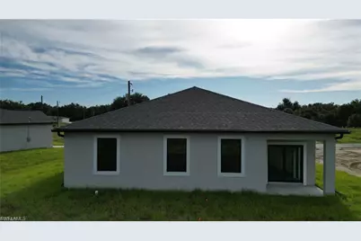 2009 Inglewood Cir, Labelle, FL 33935 - Photo 5