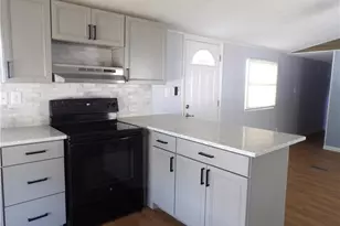 113 Lantern Ln, North Fort Myers, FL 33917 - Photo 3