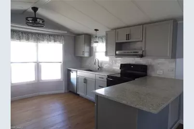 113 Lantern Ln, North Fort Myers, FL 33917 - Photo 5