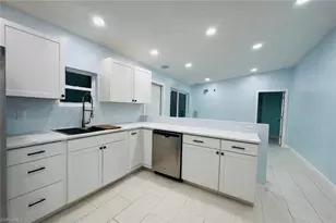 149 Hibiscus Dr, Fort Myers Beach, FL 33931 - Photo 3