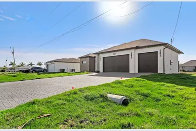 306 SW 26th Ave, Cape Coral, FL 33991 - Photo 3