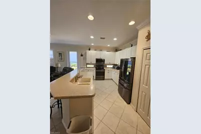 10518 Avila Cir, Fort Myers, FL 33913 - Photo 13
