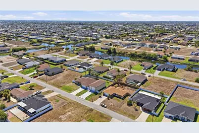 325 NW 9th St, Cape Coral, FL 33993 - Photo 37