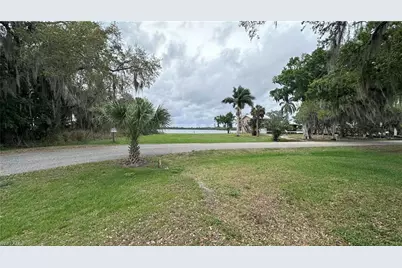 203 Carol Way, Fort Myers, FL 33905 - Photo 3