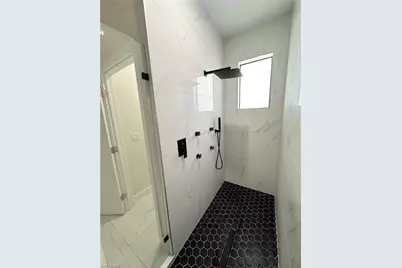 1613 N Gator Cir, Cape Coral, FL 33909 - Photo 15