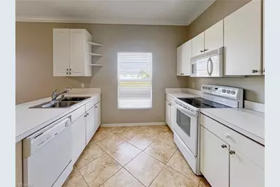 906 Alfreda Ave, Lehigh Acres, FL 33971 - Photo 13