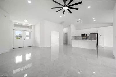 1718 NE 40th Ln, Cape Coral, FL 33909 - Photo 9