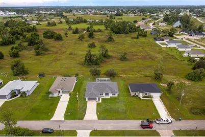 1718 NE 40th Ln, Cape Coral, FL 33909 - Photo 37