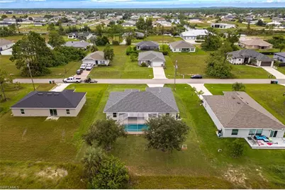 1718 NE 40th Ln, Cape Coral, FL 33909 - Photo 43