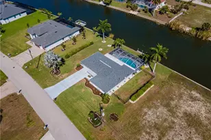 2213 NE 4th St, Cape Coral, FL 33909 - Photo 45