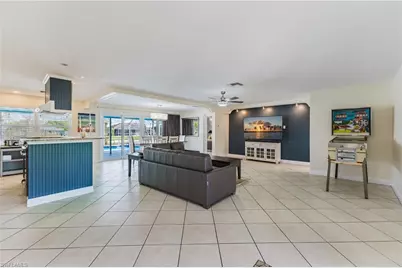 2213 NE 4th St, Cape Coral, FL 33909 - Photo 7