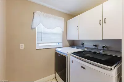 2213 NE 4th St, Cape Coral, FL 33909 - Photo 39