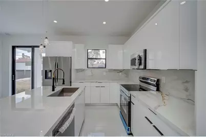 1004 Pine Ave, Lehigh Acres, FL 33972 - Photo 9