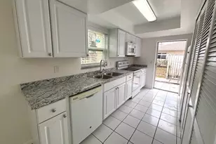 3747 SW Santa Barbara Pl, Cape Coral, FL 33914 - Photo 5