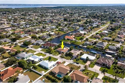 1932 SE 9th Ter, Cape Coral, FL 33990 - Photo 7