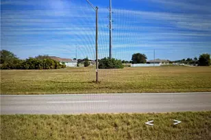 618 El Dorado Blvd N, Cape Coral, FL 33993 - Photo 3