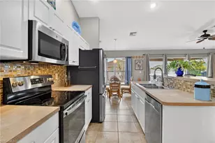 2707 NE 5th Ave, Cape Coral, FL 33909 - Photo 9