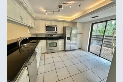 209 Pinebrook Dr, Fort Myers, FL 33907 - Photo 9