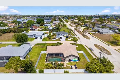 402 SW 37th Ln, Cape Coral, FL 33914 - Photo 41
