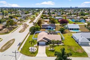 402 SW 37th Ln, Cape Coral, FL 33914 - Photo 37