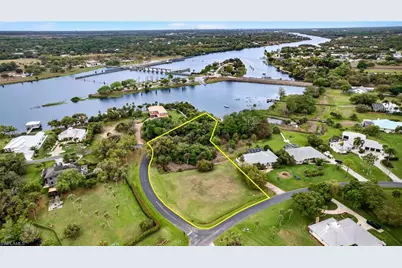 18151 Riverchase Ct, Alva, FL 33920 - Photo 9