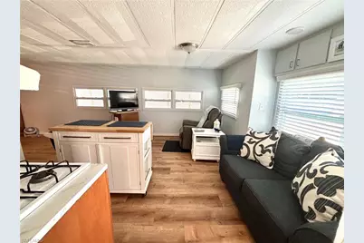 11601 Valleyview Dr, Fort Myers, FL 33908 - Photo 7