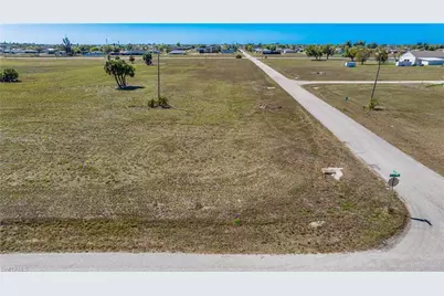 1902 NE 17th Ter, Cape Coral, FL 33909 - Photo 9