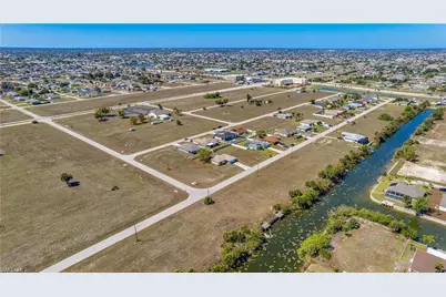 1902 NE 17th Ter, Cape Coral, FL 33909 - Photo 5