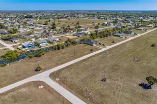1902 NE 17th Terrace, Cape Coral, FL 33909 - Photo 25