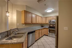 12515 McGregor Blvd, Fort Myers, FL 33919 - Photo 11