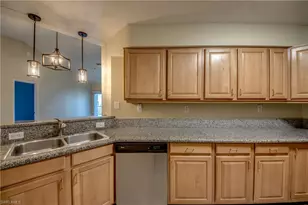 12515 McGregor Blvd, Fort Myers, FL 33919 - Photo 9