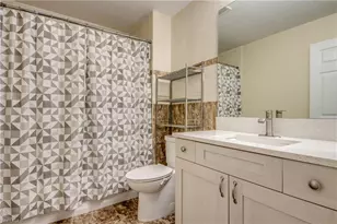 12515 McGregor Blvd, Fort Myers, FL 33919 - Photo 19