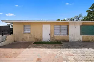 464 Carolina Ave, Fort Myers, FL 33905 - Photo 1