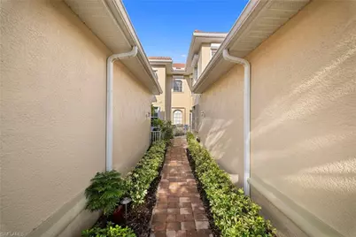 13861 Avon Park Cir #103, Fort Myers, FL 33912 - Photo 3