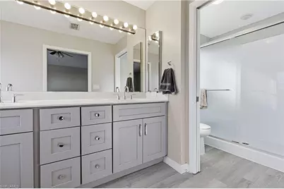 12421 Eagle Pointe Cir, Fort Myers, FL 33913 - Photo 23