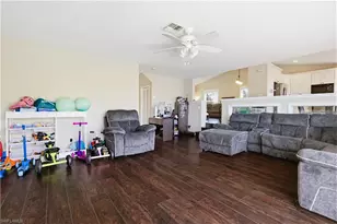 12421 Eagle Pointe Cir, Fort Myers, FL 33913 - Photo 17